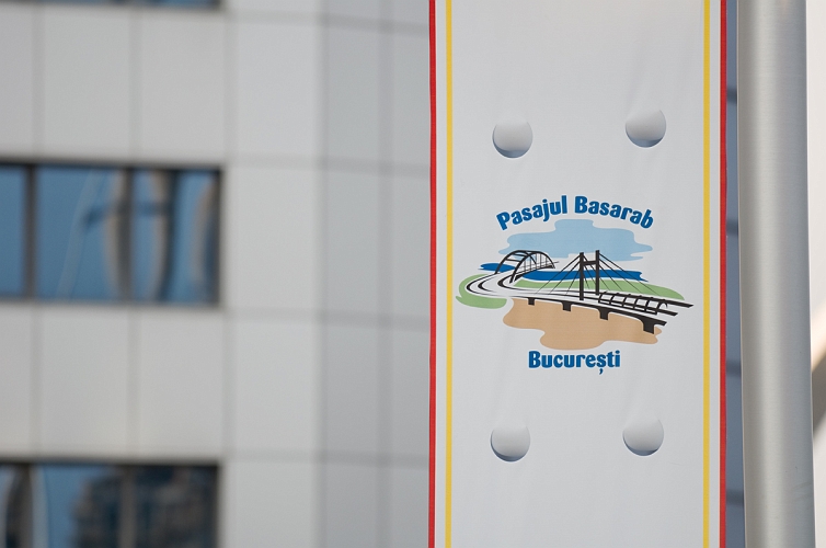 2011_06_18_AME1543.jpg - ASCII