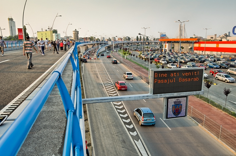 2011_06_18_AME1551.jpg - ASCII