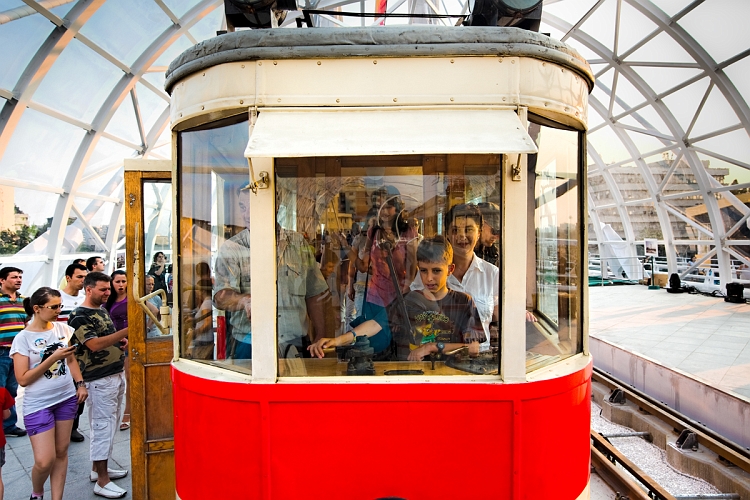 2011_06_18_AME1586.jpg - ASCII