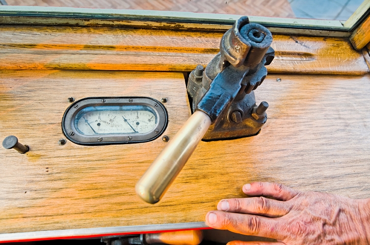 2011_06_18_AME1598.jpg - ASCII